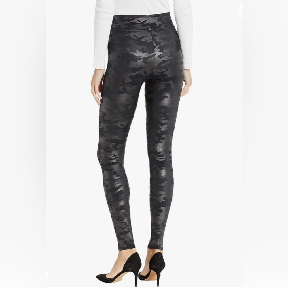 SPANX faux leather CAMO legging XL - Picture 2 of 7